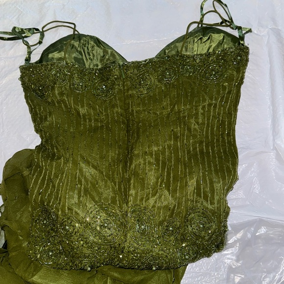 Marsoni size 8 like new condition used once w green sash fits like a 6 30”waist - Picture 8 of 17